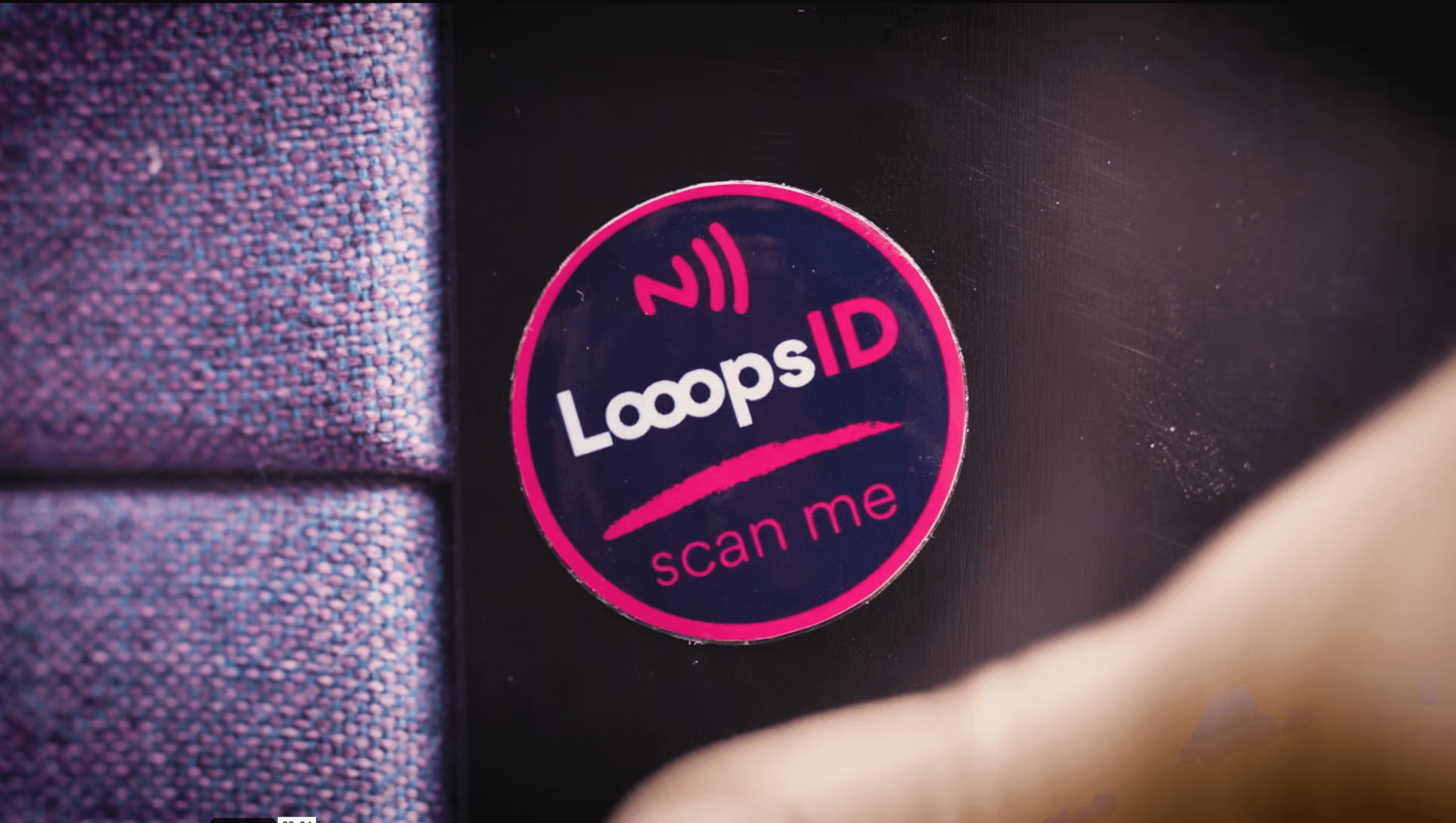 LooopsID sticker
